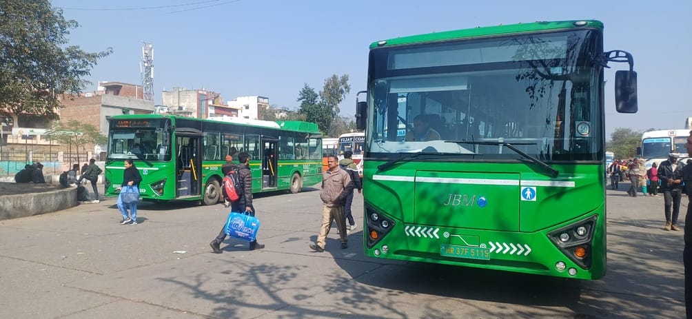 Electric buses also started on Saha route from the city