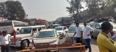Arrangements kept getting lost in the traffic jam