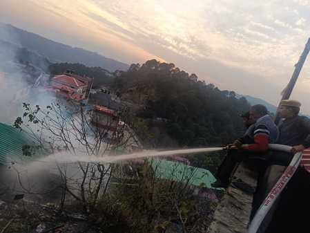 Gas cylinder leaks in Deyotsiddh, warehouse burnt to ashes in fire