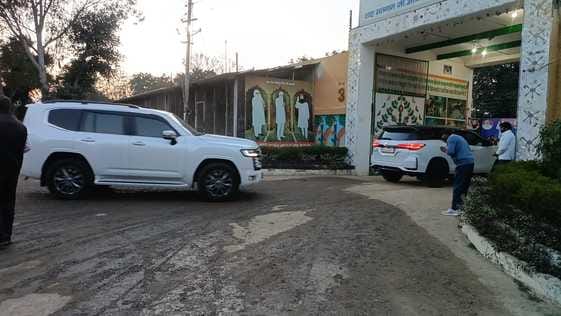 Dera Pramukh reached Barnawa Ashram from Sirsa