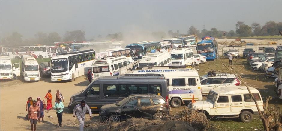 Crowd of devotees increased in Ayodhya, vehicles stopped before Saryu bridge