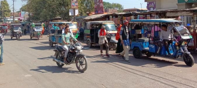 Auto stands are not functioning, e-rickshaws are creating jams