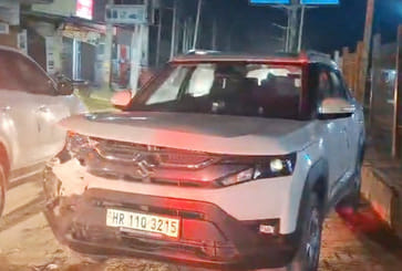Head-on collision between two vehicles on one-way road