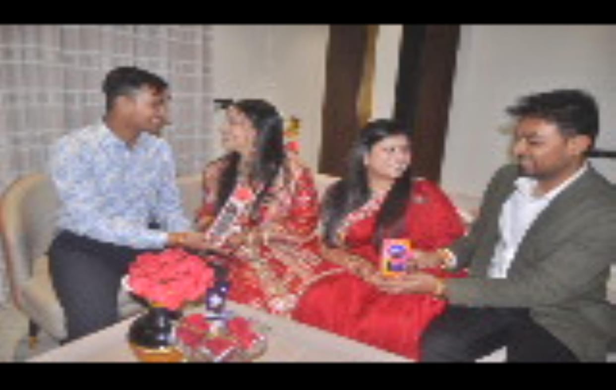 Fill the sweetness of love in relationships by giving chocolates