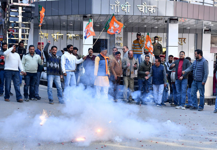 Celebration of massive victory in Delhi at Gandhi Chowk, Hamirpur.