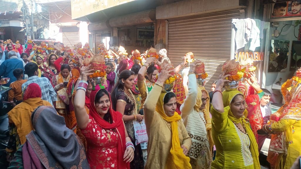 Shrimad Bhagwat Katha Mahotsav was inaugurated by taking out Kalash Yatra