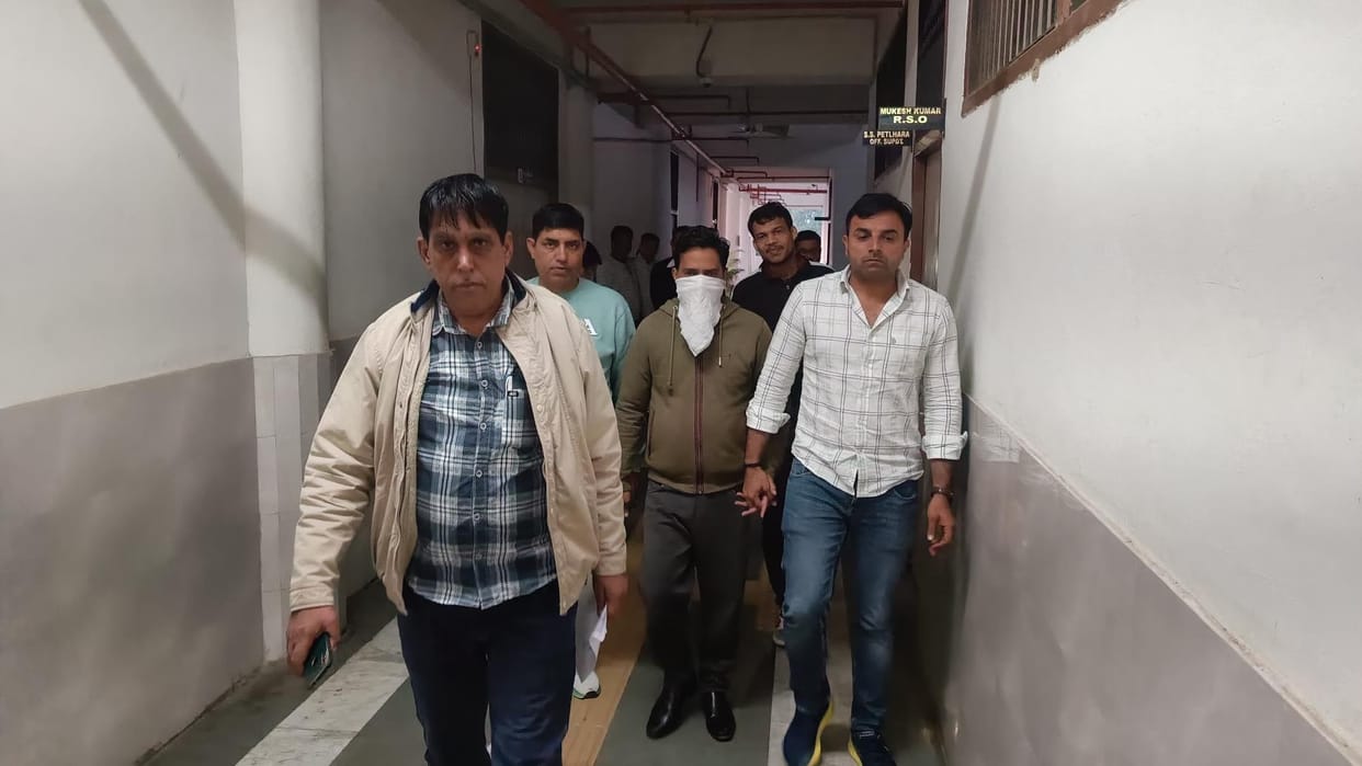 Roadways clerk caught taking bribe of Rs 20,000 for joining