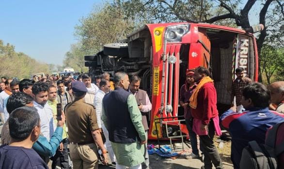 Bus tyre burst on highway, 40 devotees injured