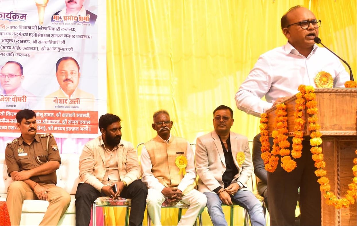 Ban on number of e-rickshaws, e-autos and recovery of traffic police