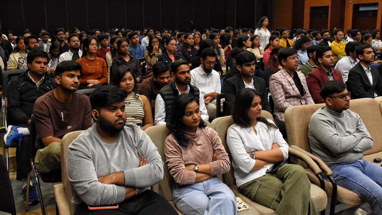 Manfest-Varachasva bid farewell with a message of enthusiasm, enthusiasm and inspiration.
