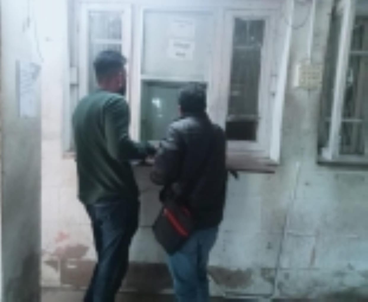 After DRO and SDM, people kept wandering in Bhiwani Tehsil office on Monday for land registry.