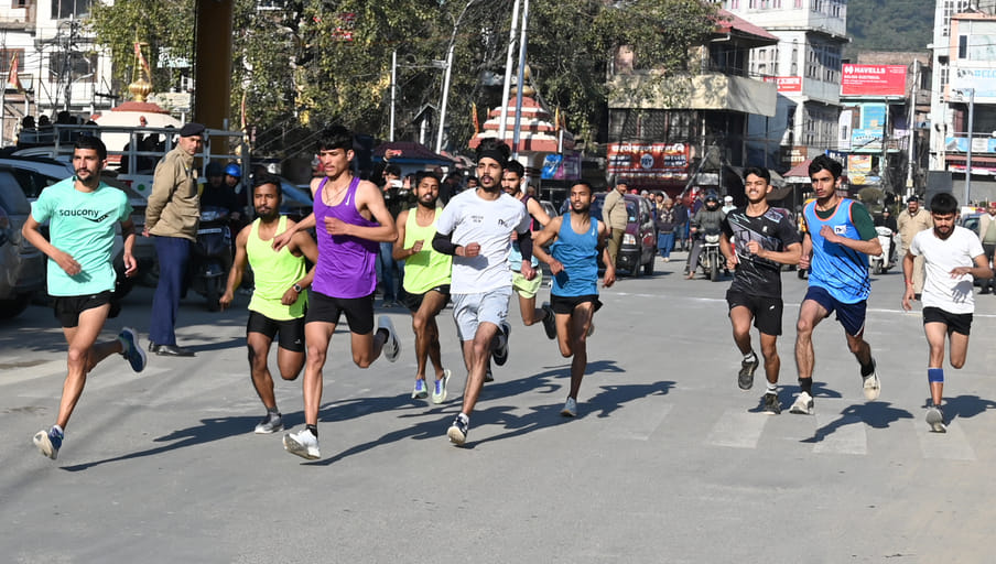 Nagendra, Suresh stood first in marathon