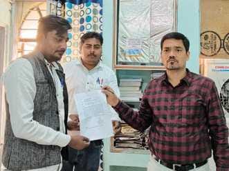 टोल टैक्स फ्री करने की मांग