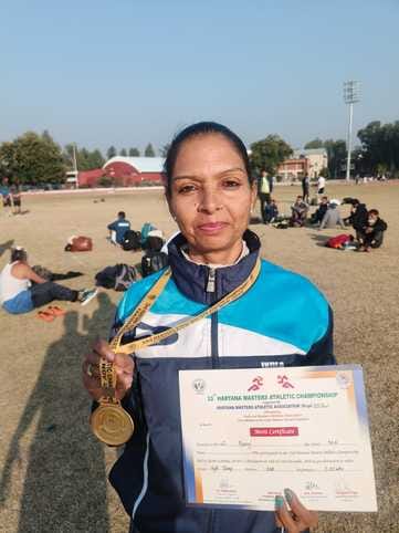 Police personnel showing their strength in sports, winning medals
