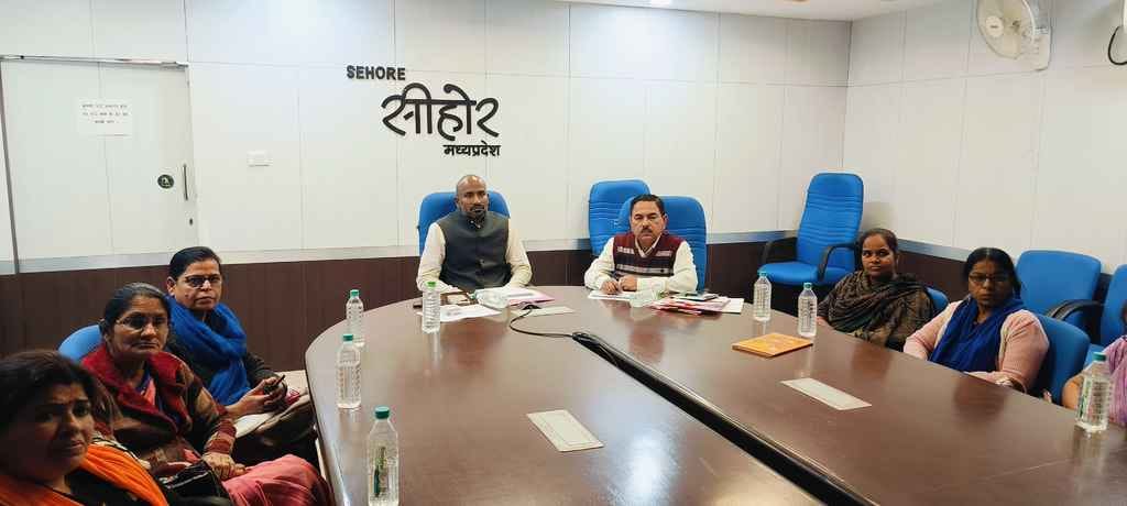 लाइव प्रसारण देखते हुए