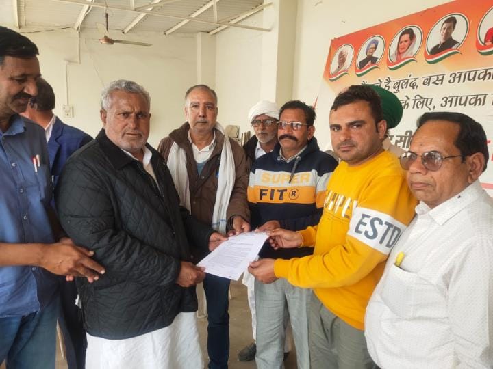 Sarv Karmachari Sangh demonstrated, submitted memorandum to MLAs