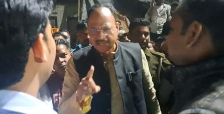 Bulldozer reached the market, MLAs came out in protest, ruckus