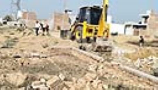 District city planner broke roads in illegal colony in Bhattumandi