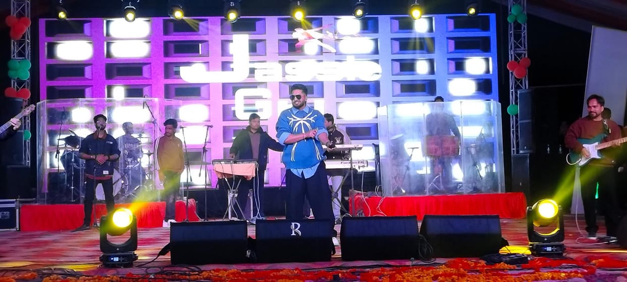 Young men and women danced to the songs of Jassi Gill and Babbal Rai