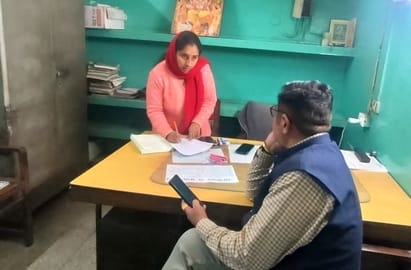 Demand to build a separate booth and put up a board for advance booking
