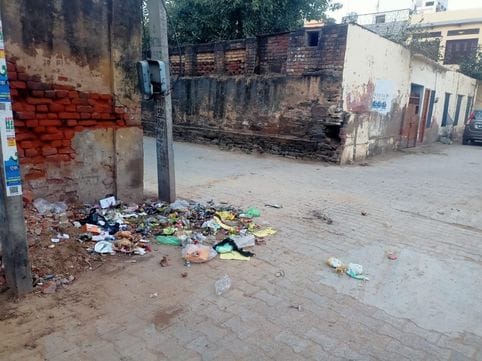 Problems due to drainage and poor sanitation system in Ward 6