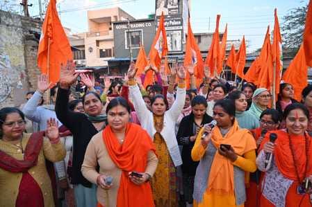 Evening procession taken out on the occasion of Shri Krishna Katha