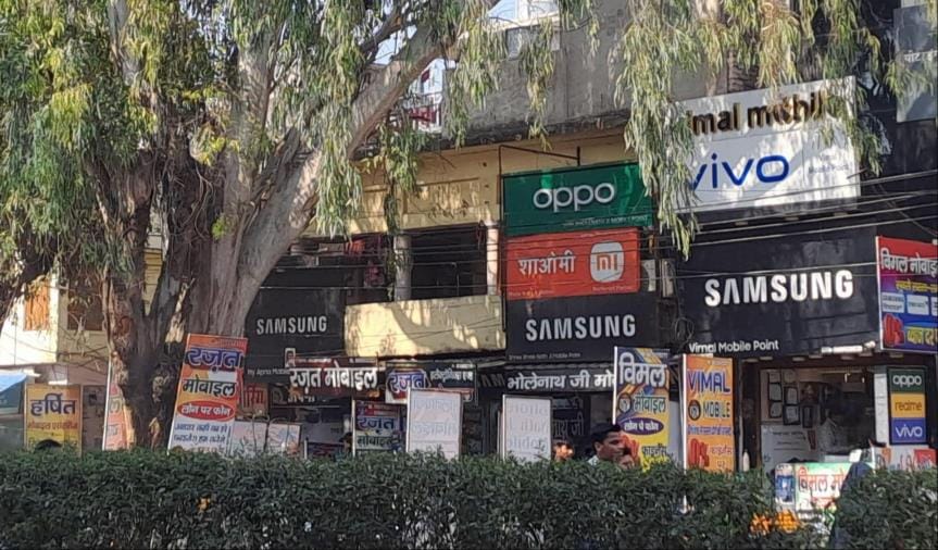 Markets remained open during weekly closure, workers worried