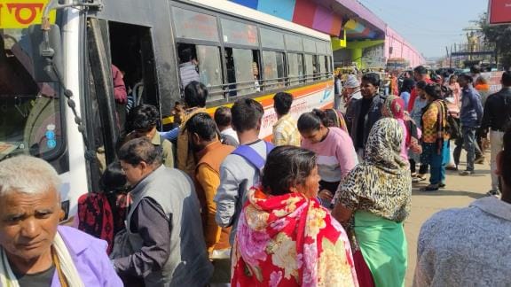 Devotees left for Mahakumbh bath on Magh Purnima