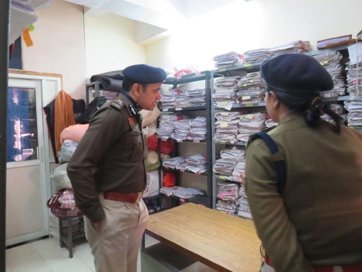 After inspecting the office of the Deputy Commissioner of Police, the Police Commissioner laid emphasis on increasing the efficiency