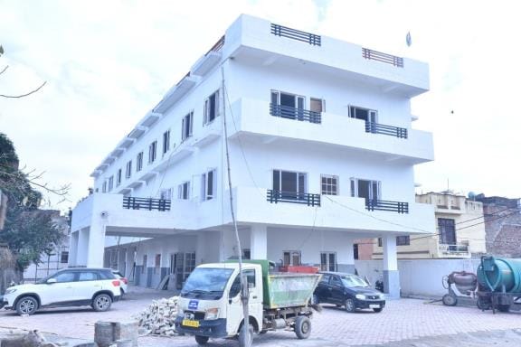 Building ready, 50 vehicles can be parked