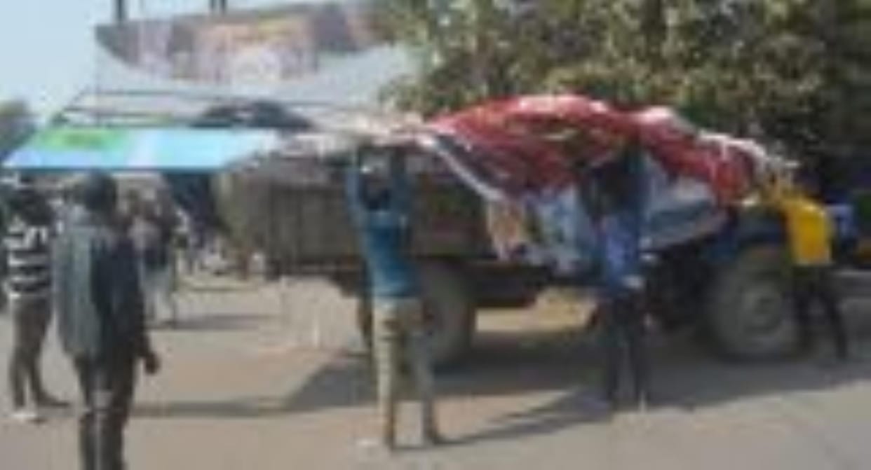 Campaign to remove encroachment started in the city, mercy on some and cruelty on others