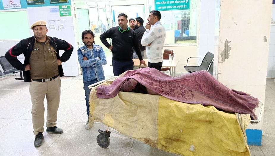 Dead body of youth found in drain near Morkhi