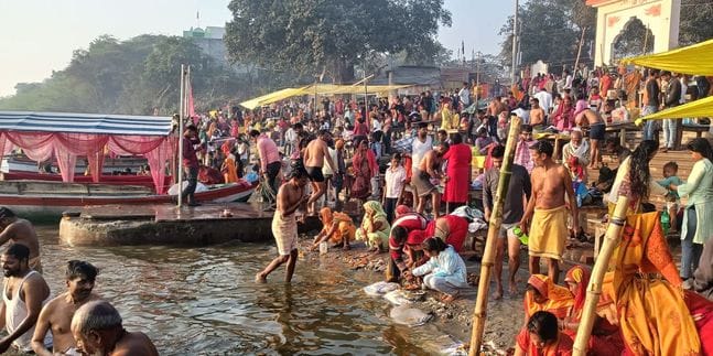 Devotees took a dip of faith in Amrit Yoga