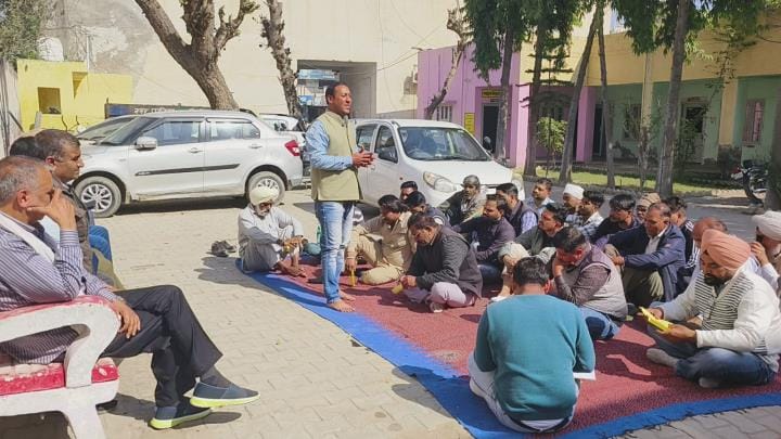 Employees will surround the Chief Minister's residence on 15th and 16th February: Khoth