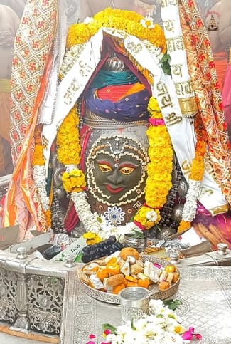 Baba Mahakal's courtyard started getting decorated for Mahashivratri
