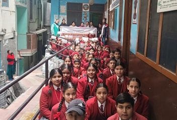 Students and villagers made aware about rabies in Rampur Bushahr