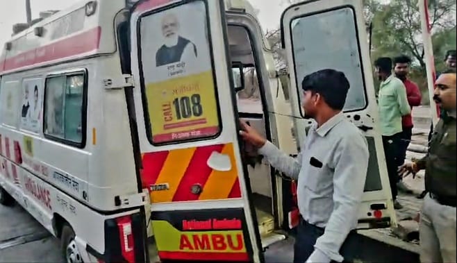 Sagar Road Accident Truck overturns on auto one woman dies in accident four others injured