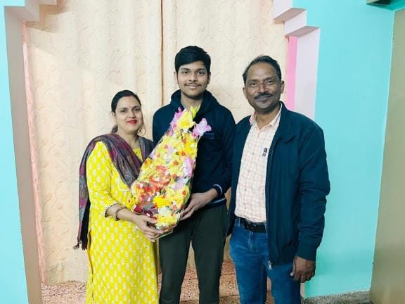 Shreyas from Lucknow tops UP in JEE Main, know how he achieved success
