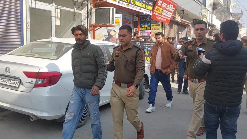 Courier operator shot in broad daylight, life saved