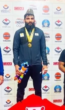 Wrestler Sunil of Mehar Singh Akhara won gold in National Games