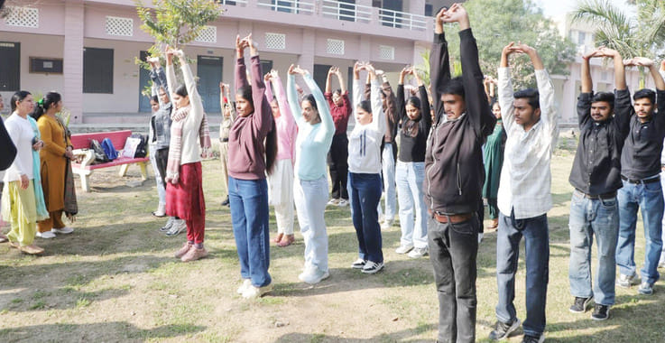 Surya Namaskar purifies thoughts: Dr. Pushpa