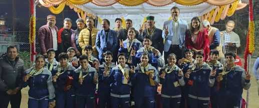 Minister Rajesh Dharmani honored the gold winning daughters