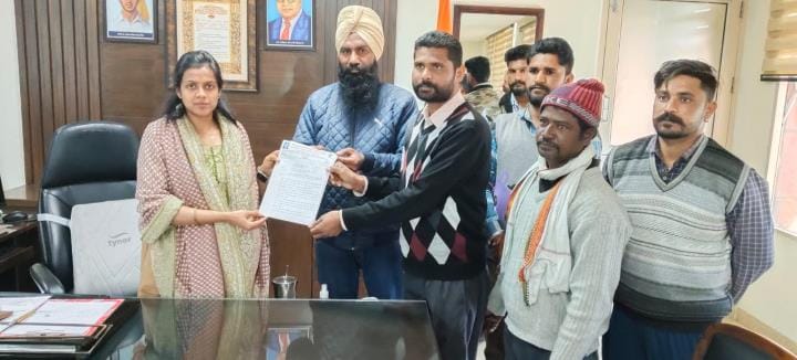 Sanitation workers submitted demand letter to DC, demanding solution to problems