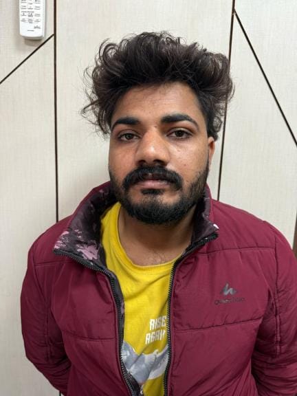 Was smuggling under the guise of driving a taxi, arrested with one kg heroin