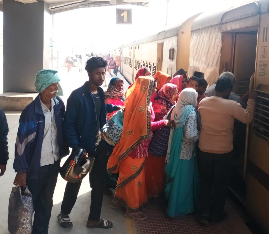 People were eager to take bath in Mahakumbh