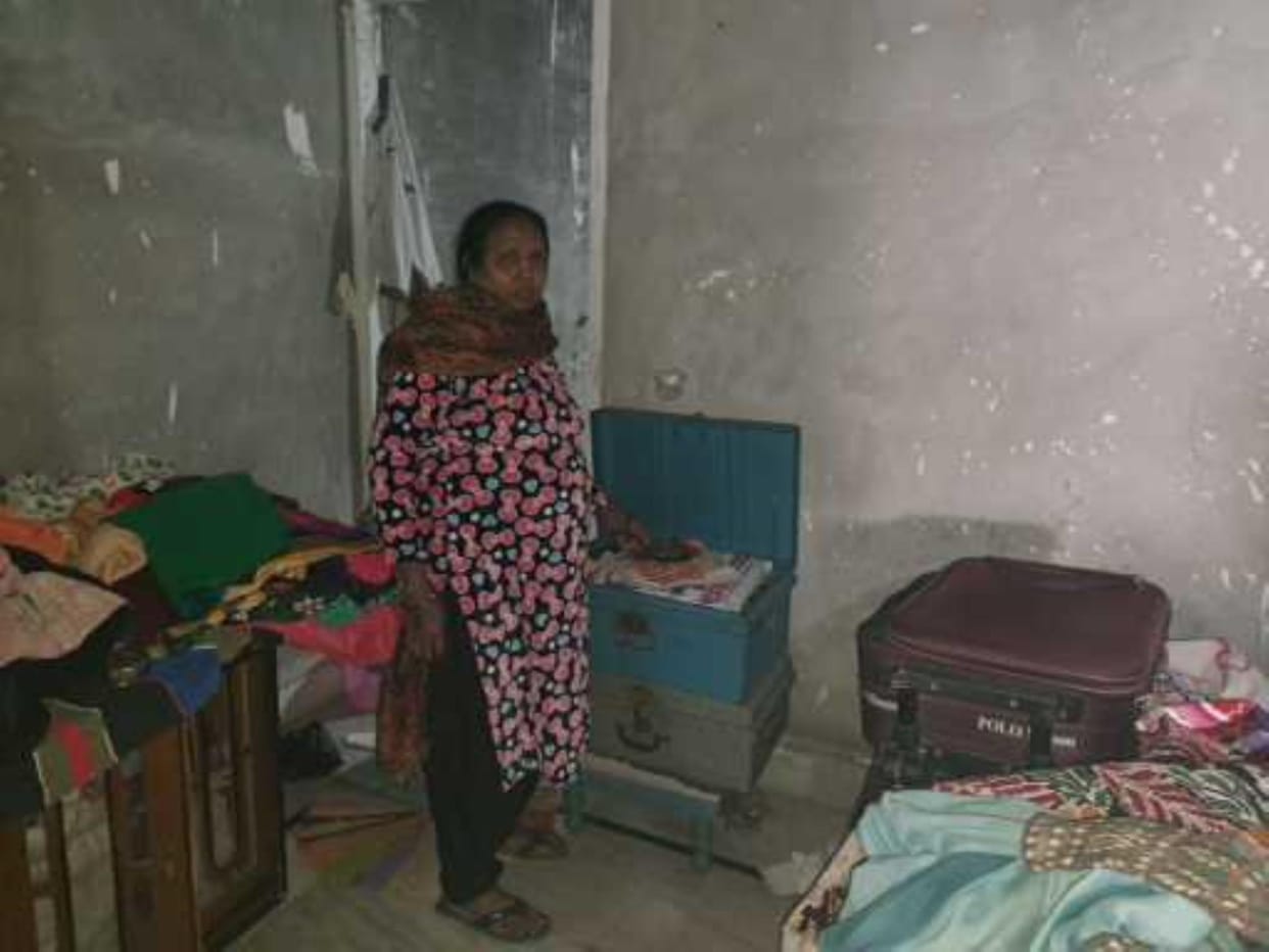 Jewelery and cash were stolen after breaking into the house, the family had gone to visit Salasar Balaji