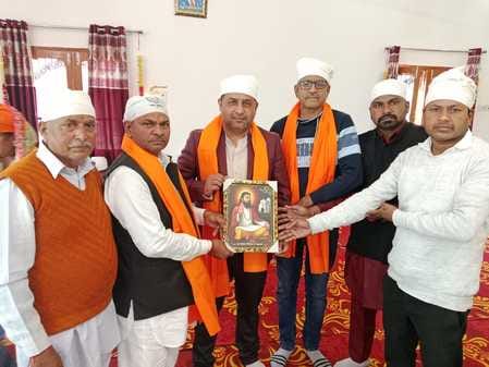 I bowed down to the feet of Guru Ravidas Maharaj and took his blessings