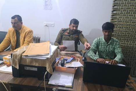 Ajay was left alone due to losing his parents at the age of 10, started taking drugs daily, now with the efforts of the police he has become a source of inspiration for the youth.