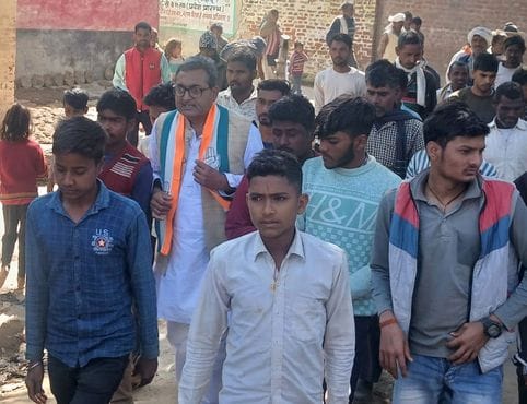 Public Satyagraha in Patparaganj from today in the interest of farmers