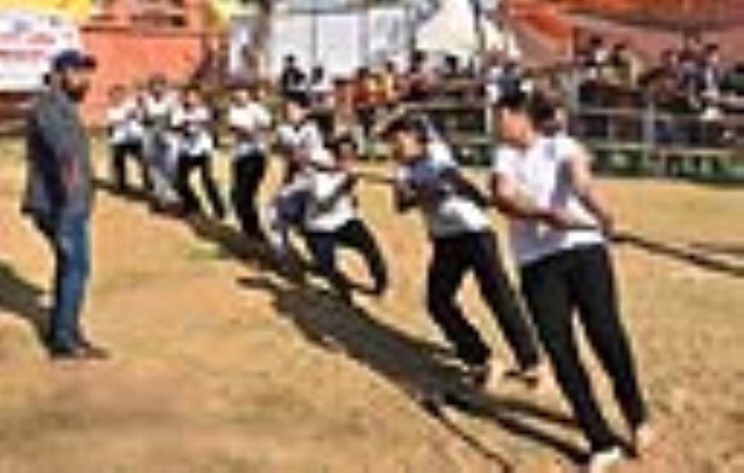 Chiranjilal Inter College was the winner in the girls category